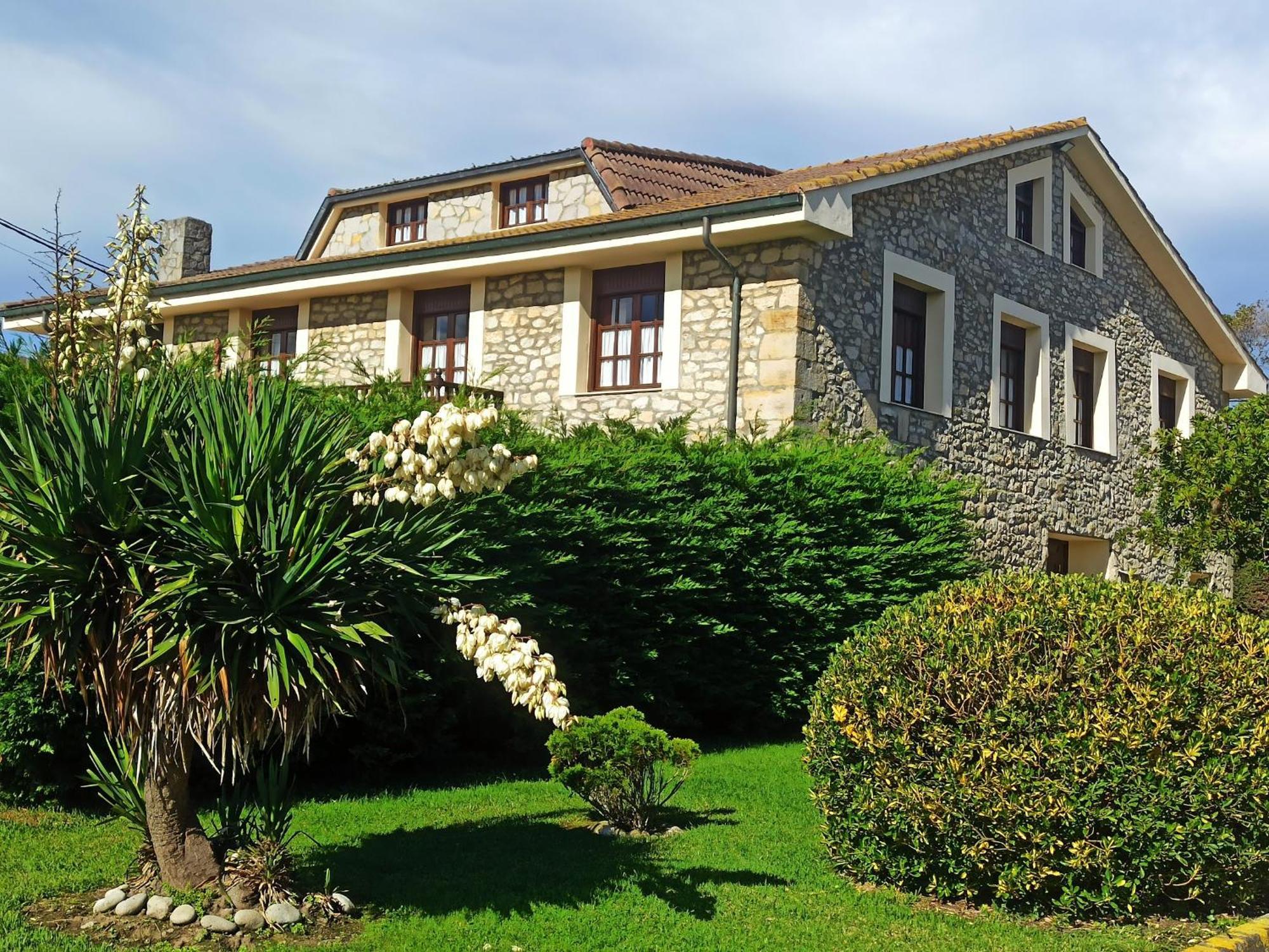 Posada Playa De Langre Лангре Екстериор снимка