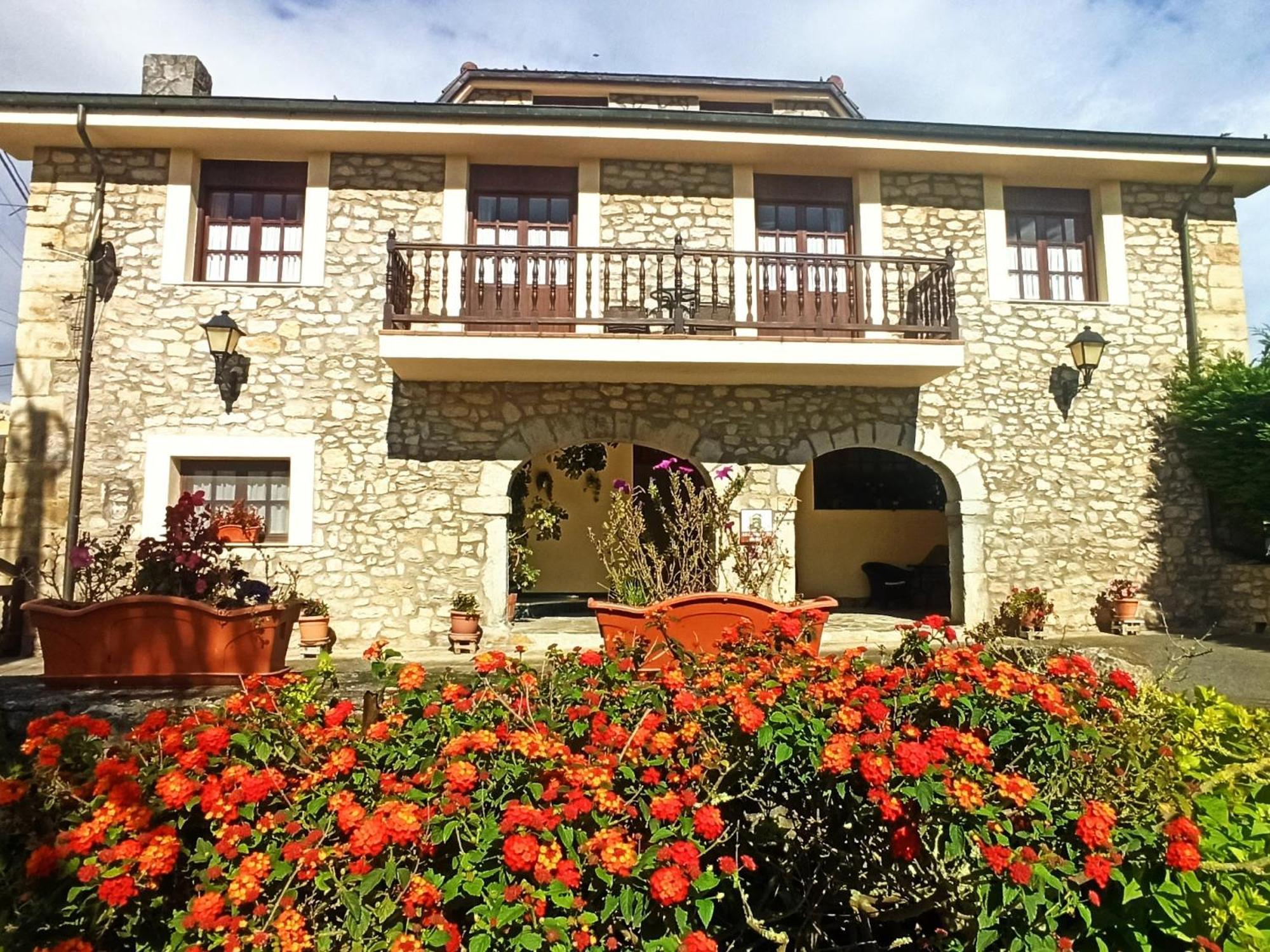 Posada Playa De Langre Лангре Екстериор снимка